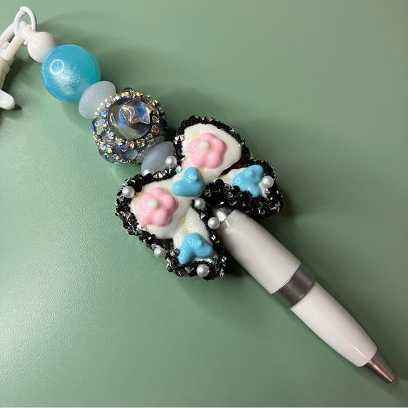 Fancy Handpainted Bow Handmade Beaded Keychain Pen - Picture 2 of 6